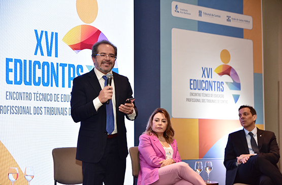 Conselheiro Valdecir Pascoal no XVI Educontas. Foto: Marília Auto.